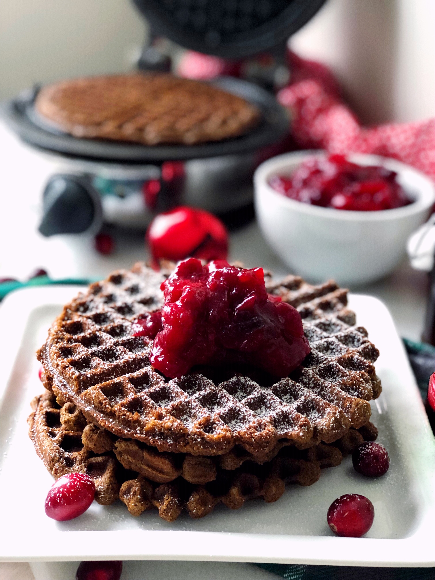 Gingerbread Waffles for a Holiday Breakfast - Jolly Tomato
